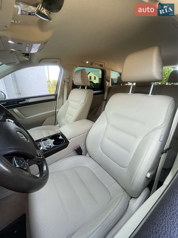 Внедорожник / Кроссовер Volkswagen Touareg 2016 в Бориславе