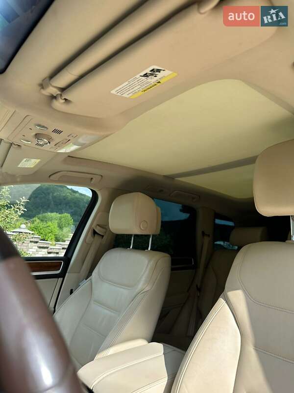 Внедорожник / Кроссовер Volkswagen Touareg 2011 в Ивано-Франковске