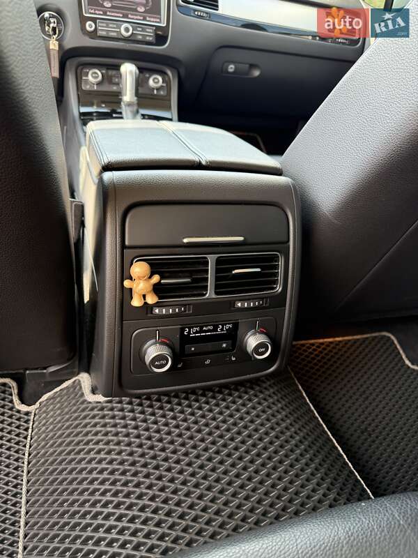 Внедорожник / Кроссовер Volkswagen Touareg 2017 в Виннице