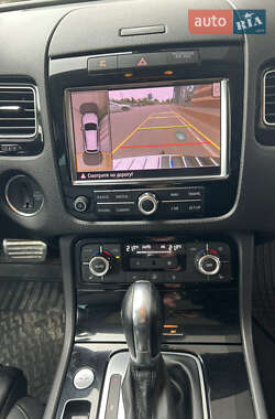 Внедорожник / Кроссовер Volkswagen Touareg 2013 в 