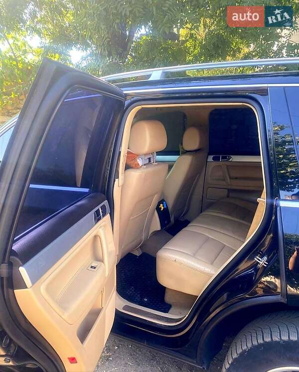 Внедорожник / Кроссовер Volkswagen Touareg 2006 в Снигиревке