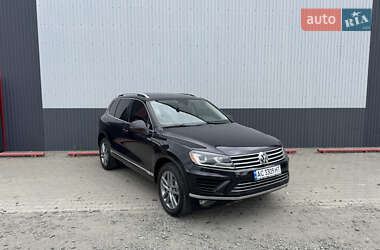 Внедорожник / Кроссовер Volkswagen Touareg 2015 в Луцке