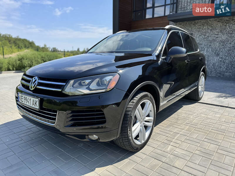 Позашляховик / Кросовер Volkswagen Touareg 2012 в Дніпрі