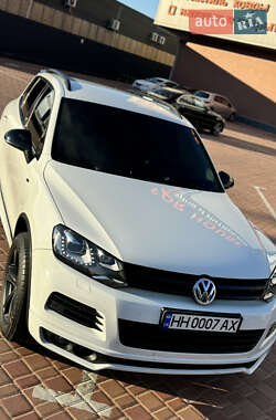 Позашляховик / Кросовер Volkswagen Touareg 2013 в Одесі