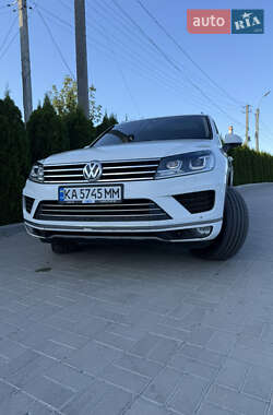 Позашляховик / Кросовер Volkswagen Touareg 2014 в Черкасах