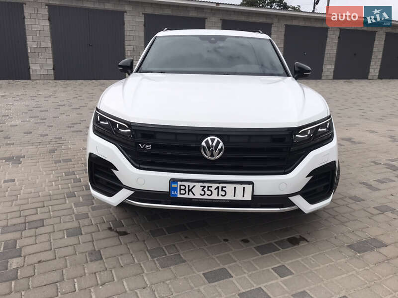Внедорожник / Кроссовер Volkswagen Touareg 2020 в Березному