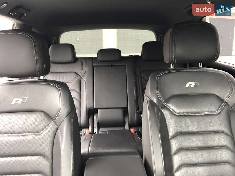 Внедорожник / Кроссовер Volkswagen Touareg 2020 в Березному