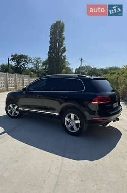 Внедорожник / Кроссовер Volkswagen Touareg 2010 в 