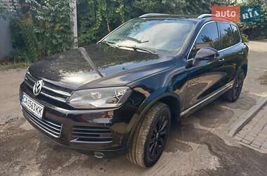 Внедорожник / Кроссовер Volkswagen Touareg 2014 в Черкассах