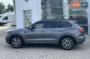 Внедорожник / Кроссовер Volkswagen Touareg 2022 в 