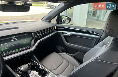 Внедорожник / Кроссовер Volkswagen Touareg 2022 в 