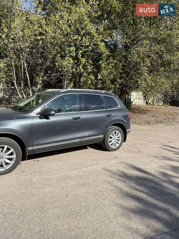 Внедорожник / Кроссовер Volkswagen Touareg 2015 в Кропивницком
