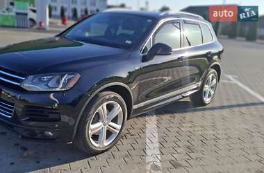 Внедорожник / Кроссовер Volkswagen Touareg 2014 в Виннице
