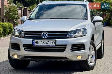 Внедорожник / Кроссовер Volkswagen Touareg 2013 в Ровно