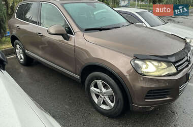 Позашляховик / Кросовер Volkswagen Touareg 2011 в Києві