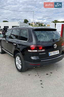 Внедорожник / Кроссовер Volkswagen Touareg 2008 в 