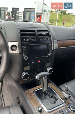 Внедорожник / Кроссовер Volkswagen Touareg 2008 в 