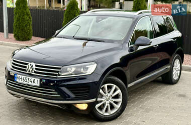 Внедорожник / Кроссовер Volkswagen Touareg 2015 в Одессе