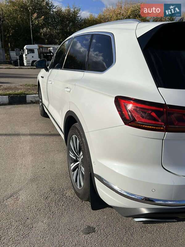 Внедорожник / Кроссовер Volkswagen Touareg 2018 в Коростене фото 25 Внедорожник / Кроссовер Volkswagen Touareg 2018 в Коростене