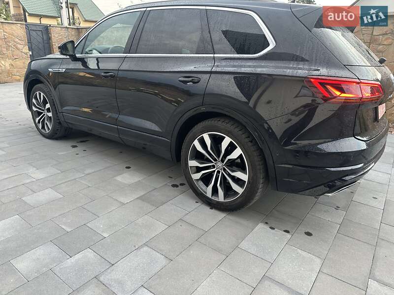 Позашляховик / Кросовер Volkswagen Touareg 2018 в Луцьку