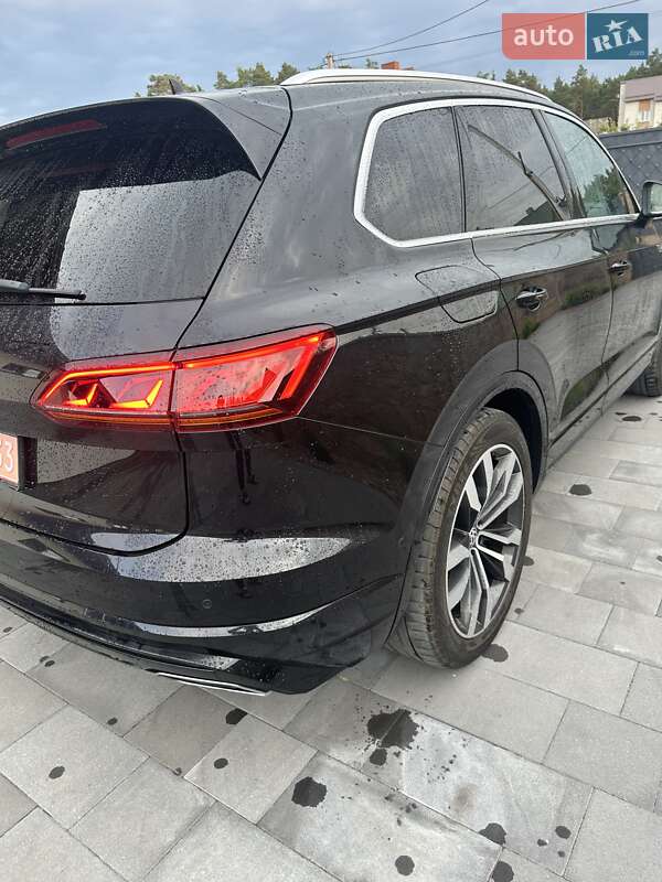 Позашляховик / Кросовер Volkswagen Touareg 2018 в Луцьку