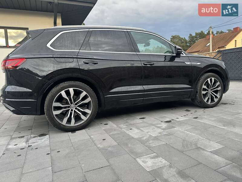 Позашляховик / Кросовер Volkswagen Touareg 2018 в Луцьку