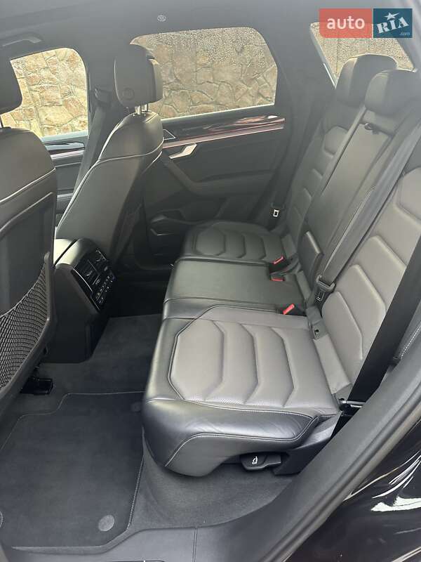 Позашляховик / Кросовер Volkswagen Touareg 2018 в Луцьку