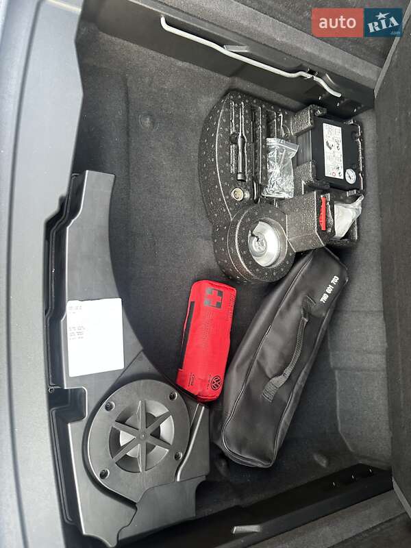 Позашляховик / Кросовер Volkswagen Touareg 2018 в Луцьку