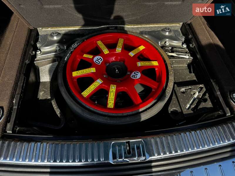 Внедорожник / Кроссовер Volkswagen Touareg 2012 в Надворной