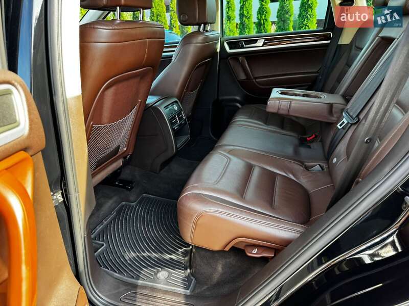 Внедорожник / Кроссовер Volkswagen Touareg 2012 в Надворной