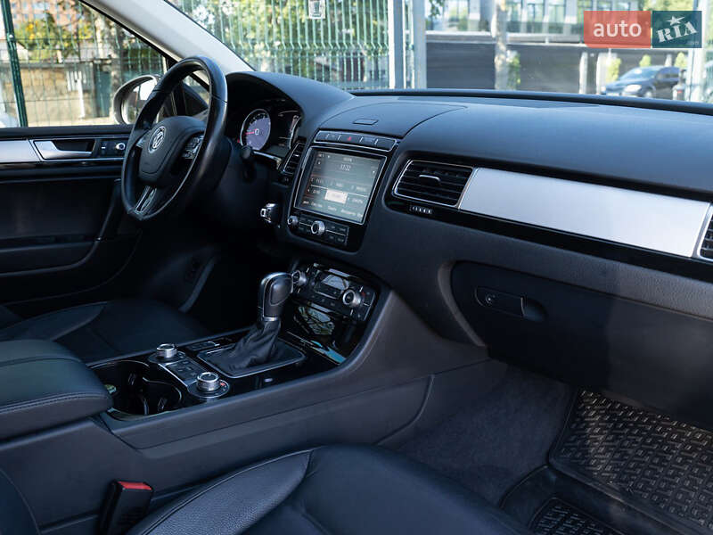 Позашляховик / Кросовер Volkswagen Touareg 2016 в Одесі фото 33 Позашляховик / Кросовер Volkswagen Touareg 2016 в Одесі