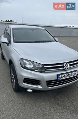 Внедорожник / Кроссовер Volkswagen Touareg 2011 в Житомире