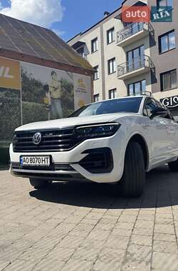 Внедорожник / Кроссовер Volkswagen Touareg 2018 в Хусте