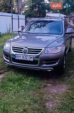 Внедорожник / Кроссовер Volkswagen Touareg 2009 в Полтаве