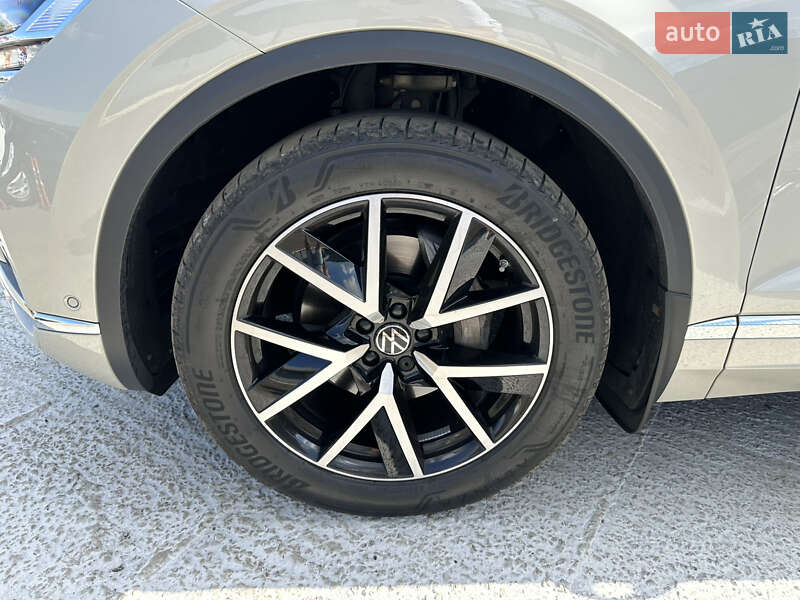 Позашляховик / Кросовер Volkswagen Touareg 2020 в Києві фото 28 Позашляховик / Кросовер Volkswagen Touareg 2020 в Києві