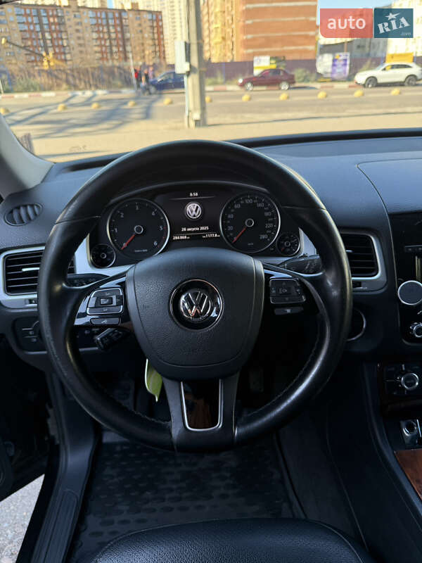 Внедорожник / Кроссовер Volkswagen Touareg 2012 в Одессе