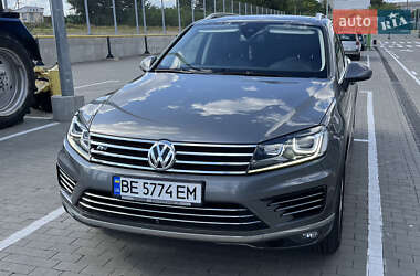 Позашляховик / Кросовер Volkswagen Touareg 2015 в Миколаєві
