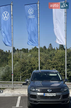 Внедорожник / Кроссовер Volkswagen Touareg 2013 в 