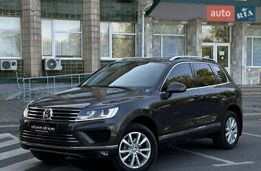 Позашляховик / Кросовер Volkswagen Touareg 2016 в Миколаєві