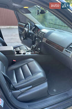Внедорожник / Кроссовер Volkswagen Touareg 2007 в 