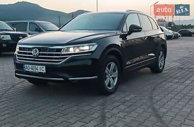 Позашляховик / Кросовер Volkswagen Touareg 2019 в Хусті