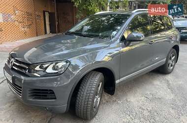 Внедорожник / Кроссовер Volkswagen Touareg 2011 в Николаеве
