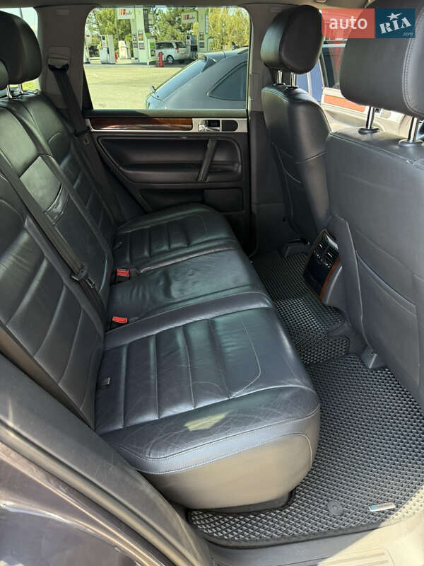 Позашляховик / Кросовер Volkswagen Touareg 2008 в Одесі