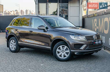 Внедорожник / Кроссовер Volkswagen Touareg 2015 в Киеве