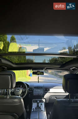 Внедорожник / Кроссовер Volkswagen Touareg 2011 в 