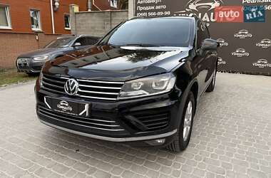 Внедорожник / Кроссовер Volkswagen Touareg 2017 в 
