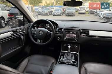 Внедорожник / Кроссовер Volkswagen Touareg 2017 в 