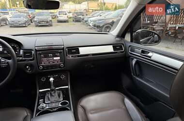 Внедорожник / Кроссовер Volkswagen Touareg 2017 в 