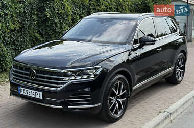 Позашляховик / Кросовер Volkswagen Touareg 2020 в Києві