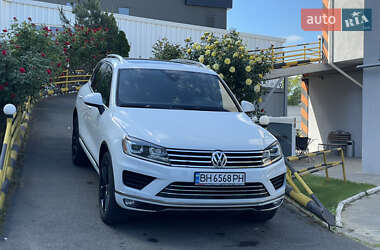 Внедорожник / Кроссовер Volkswagen Touareg 2016 в Одессе